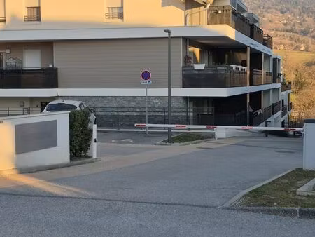 garage à louer 27 m²