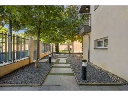 aux portes de montchat - studio avec balcon au pied des trams t3 et t6