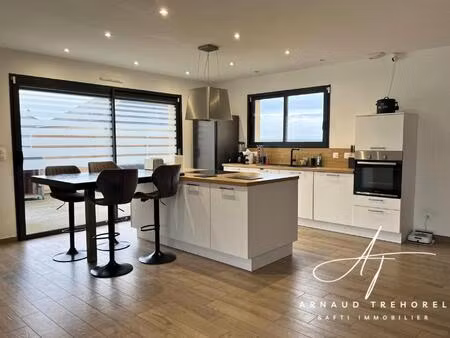 maison contemporaine avec vue sur la campagne