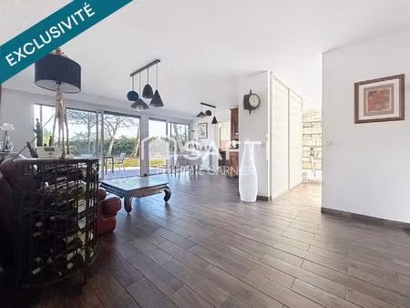 maison de plain-pied 140 m² environ  6 pièces  4 chambres  terrain de 988 m²