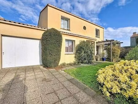 maison familiale 5 chambres au calme dans son impasse