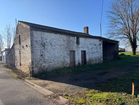 dépendance en pierre à réhabiliter