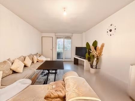 montpellier – celleneuve | joli t2 avec balcon  piscine et vue jardin
