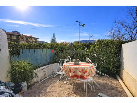 studio travsersant de 27m² avec terrasse de 15m²