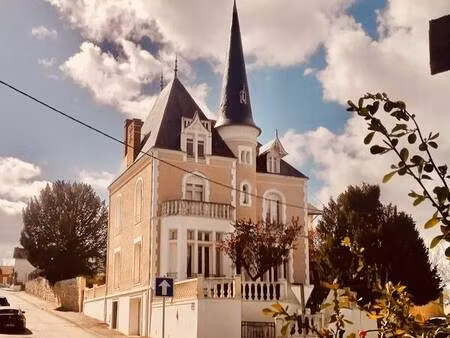 maison de conte de fées au cœur d’un village thermale