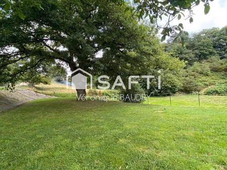 maison 6 ch et hangar ds hameau avec 1 4 hect env