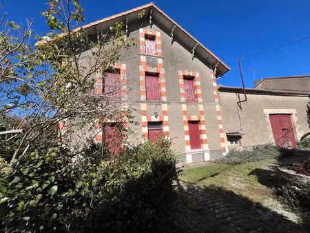 vente maison 6 pièces 183 m² à ecuras (16220)  129 600 €