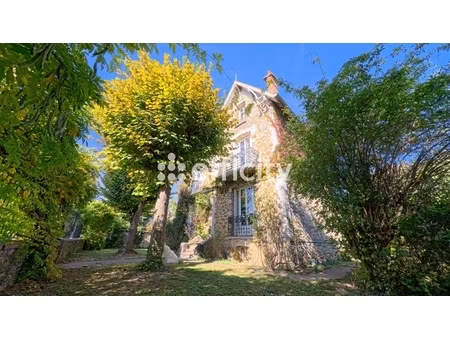 maison 10 pièces - 195 m²