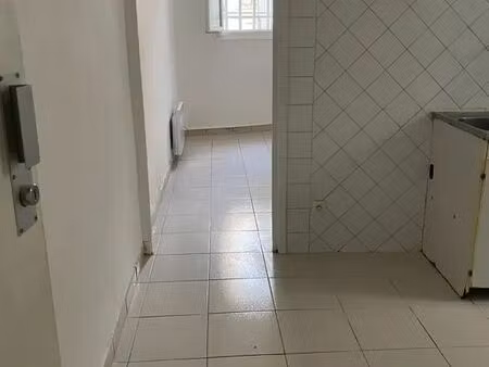 location appartement 2 pièces 28 m² à marseille 3 (13003)