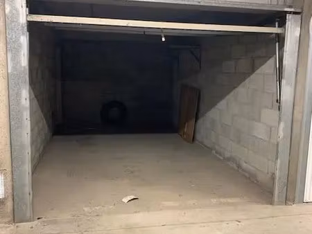 parking à louer - sète (34) - 106€