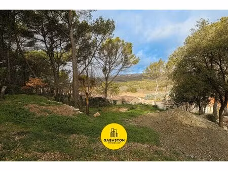 le terrain d’exception i constructible i vue sainte-victoire i rousset