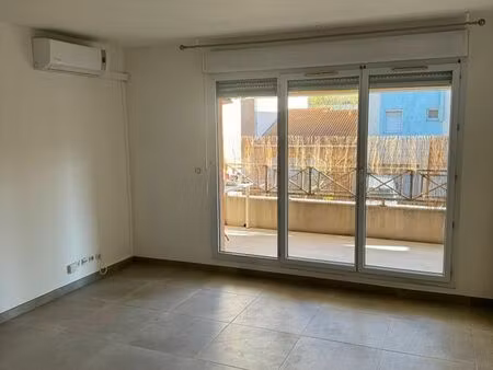 location appartement 3 pièces 69 m² à marseille 11 (13011)