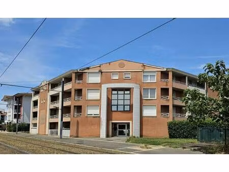 t2 meublé avec balcon