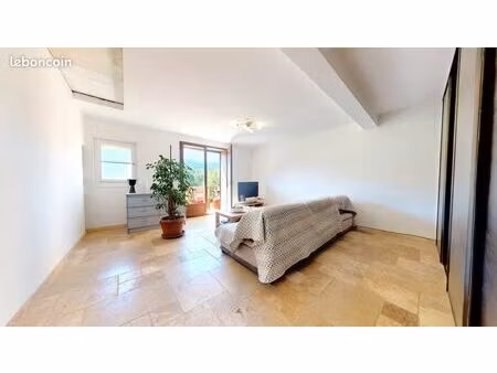 appartement 3 pièces 79 m²