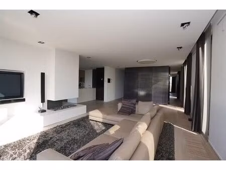 exclusief wonen: luxepenthouse met zwembadtoegang & 3 slaapkamers!