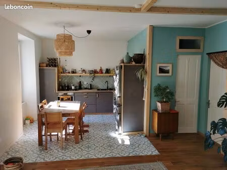 appartement entièrement renové plein pied avec jardin