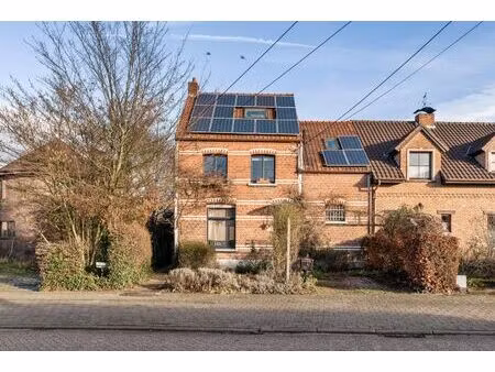 charmante woning met ruime tuin op topligging in borsbeek!