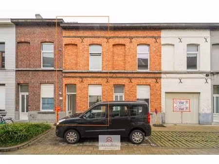 2 slpk rijhuisje te koop in hartje ledeberg nabij gent