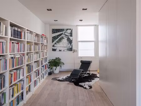 centrum gent - een architecturale hoekwoning met een exeptionele ruimtelijkheid  twee slaa