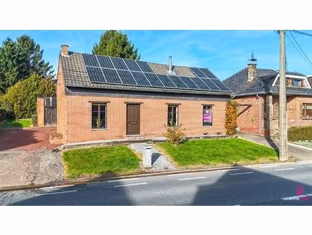 deels gerenoveerde woning met groot perceel van ca 13are!