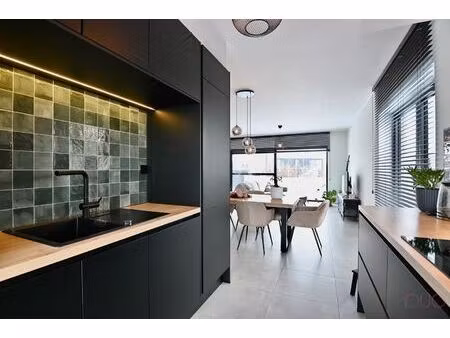 instapklare halfopen bebouwing uit 2020 in tongerse stadsrand.