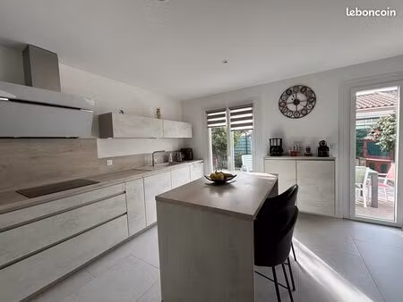 villa 3 pièces 80 m²