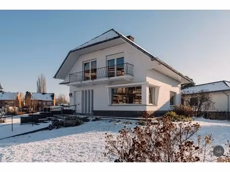 prachtige karaktervolle authentieke villa met aangename tuin