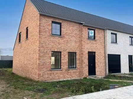 laatste instapklare nieuwbouwwoning te wevelgem