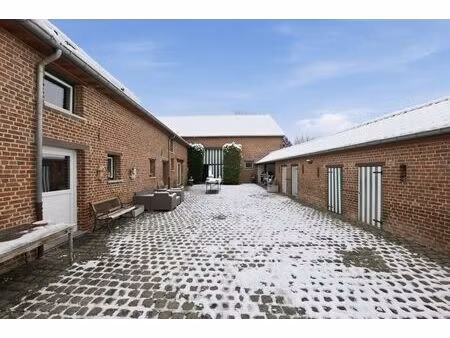 unieke vierkantshoeve met karakter en eindeloze mogelijkheden in zoutleeuw