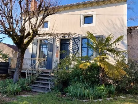 maison ancienne entièrement rénovée 4 pièces avec garage et jardin