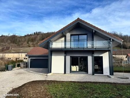 propriété 5 pièces 111 m²