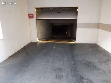 box  garage  parking