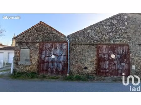 grange 1 pièce 140 m²