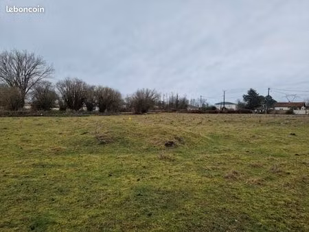 terrain 573 m² ambares et lagrave