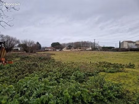 terrain 616 m² ambares et lagrave