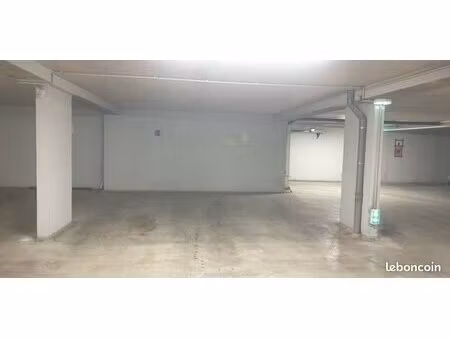 achat : parking (34000)