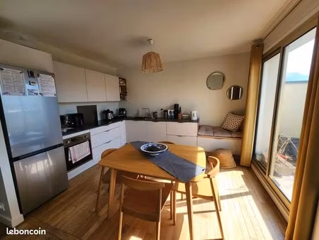 grenoble hypercentre meublé de standing avec vue imprenable sur les montagnes