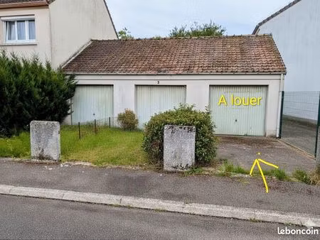garage extérieur sécurisé grand stockage (18m2)