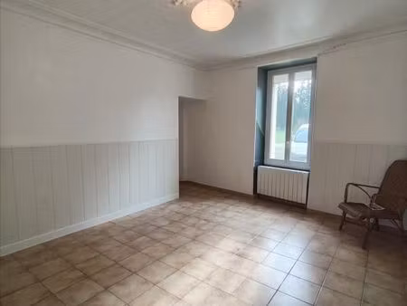 maison de village 70 m² cabannes