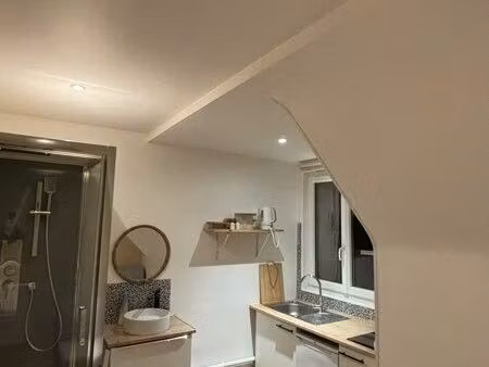 à louer – studio meublé 9 m² – hyper centre de caen