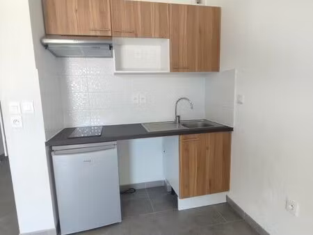 studio 1 pièce 26 m²