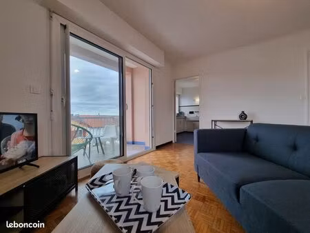 appartement 3 chambres au dernier étage avec terrasse couverte  cellier  cave et parking a