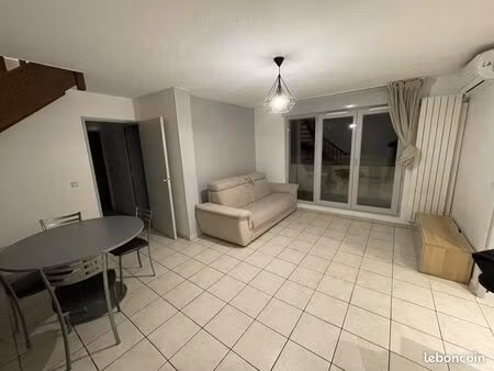 duplex moderne 3 chambres – meublé & refait à neuf – centre oullins