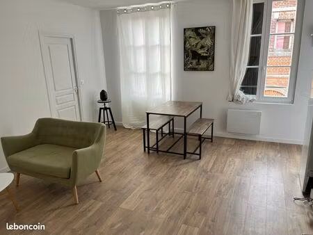 ◊proche mairie et centre-ville – f2 meublé refait à neuf