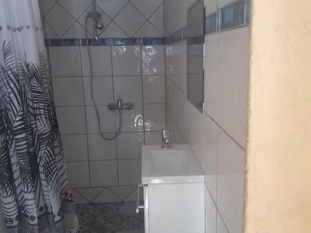 souillac centre studio 30 m2 eau + elect comprise