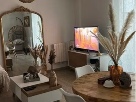 maisonnette 2ch-véranda et cour