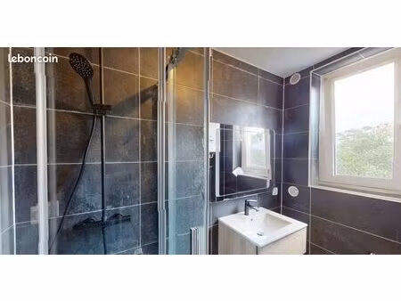 grand t2 meublé de 52 m² avec séjour xxl et grande cuisine équipée