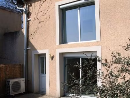 t3 en duplex  magnifiques volumes  avec jardin