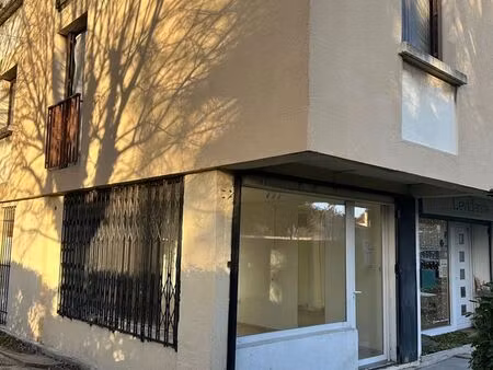 local commercial à louer