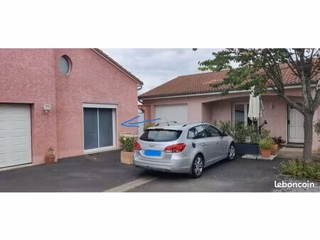 loue petit meublé en duplex